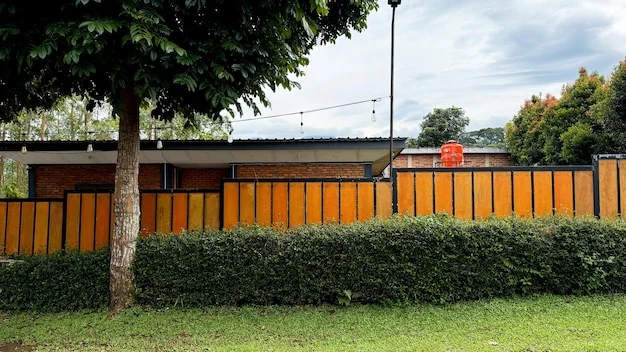 Hekwerkspecialisten – moderne tuinafscheiding bij een woning
