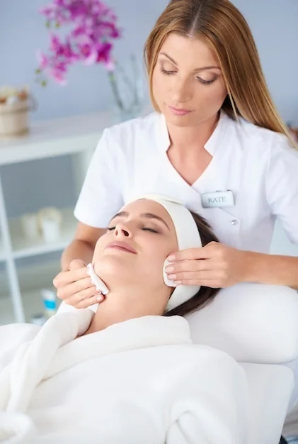 Schoonheidssalons – behandeling in een verzorgde salon
