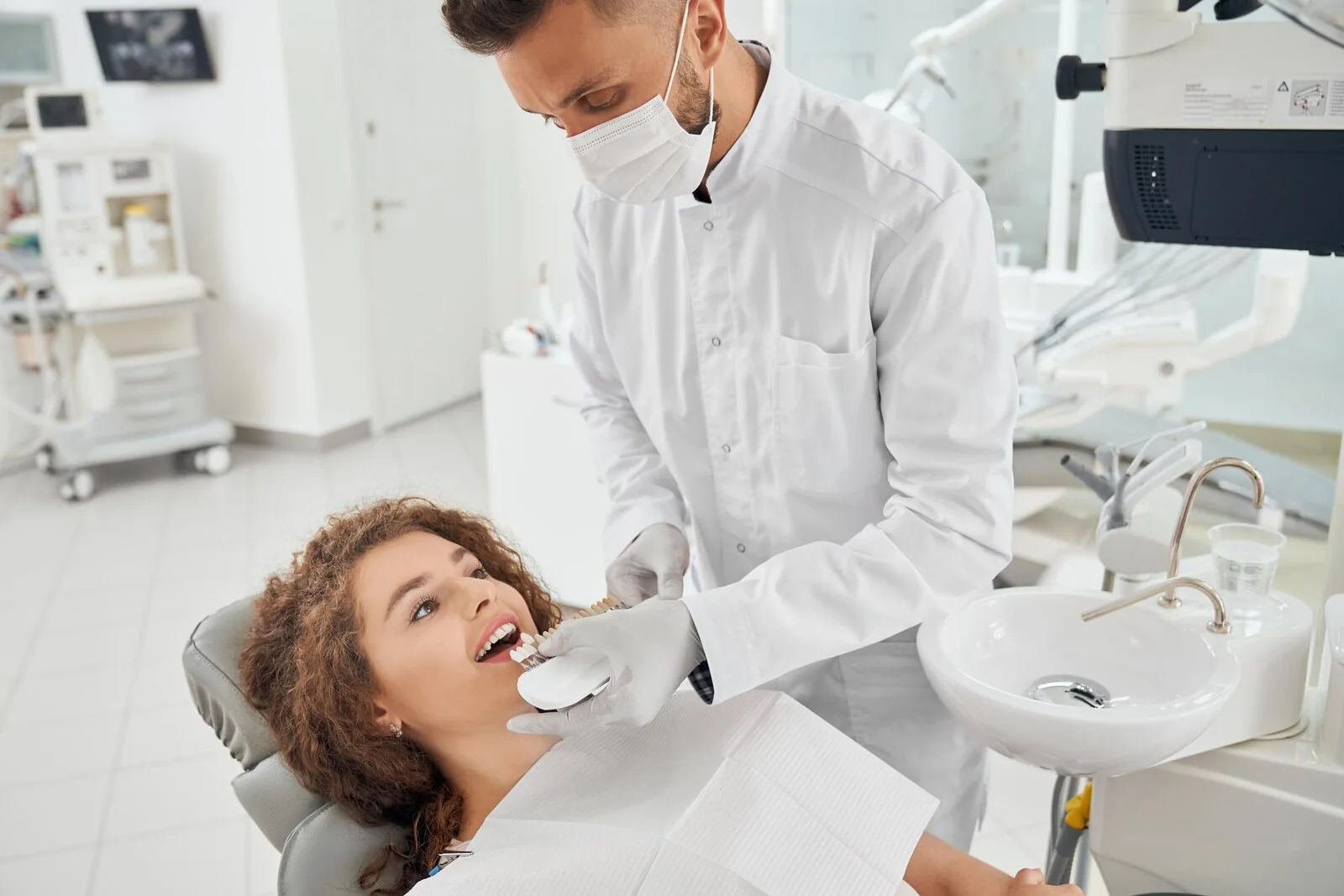 Tandartsen en mondzorg – esthetische tandheelkunde en kleuradvies