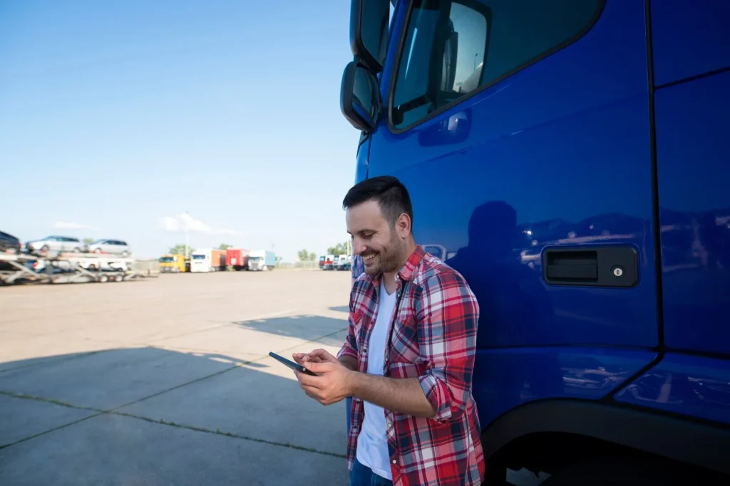 Transport en logistiek – chauffeur werkt digitaal onderweg