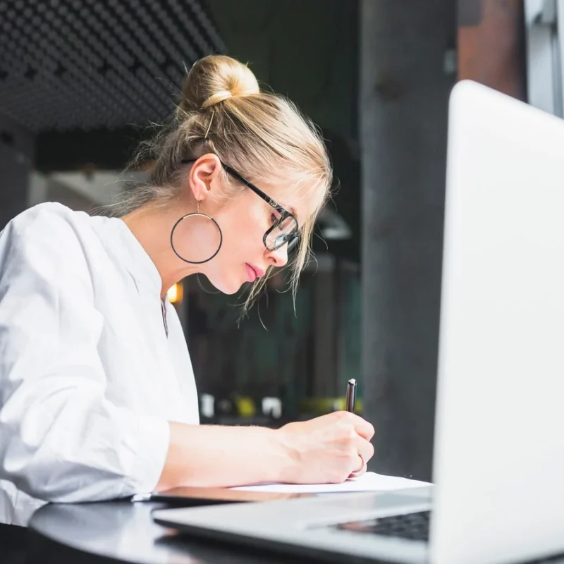 Tekstschrijvers – uitgelichte afbeelding professioneel schrijfwerk