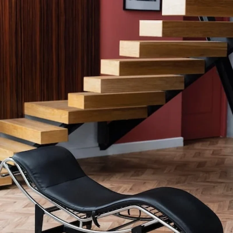 Traprenovatiebedrijven – uitgelichte afbeelding moderne houten trap