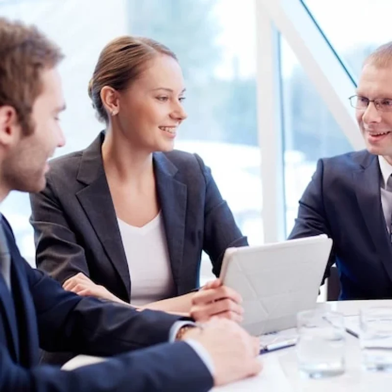 Zakelijke dienstverlening – uitgelichte afbeelding professioneel adviesteam